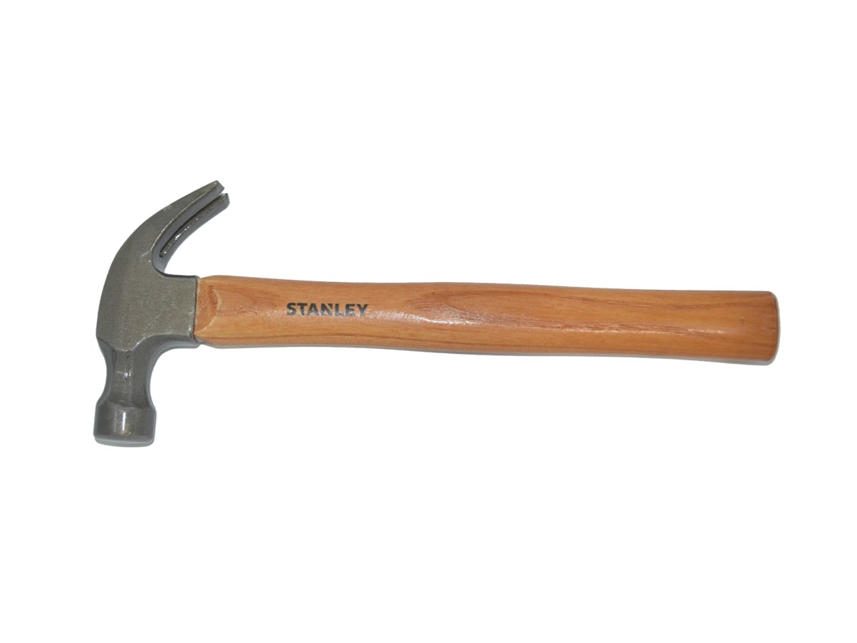 STHT51339-8_Claw Wood Handle Hammer-Stanley Suppliers in UAE